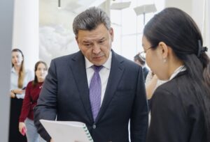 📸 Облыс әкімінің біздің жұлдыздарымыз – республикалық олимпиадалар мен ғылыми жобалар байқауларының жеңімпаздары және жүлдегерлерімен өткен дәстүрлі кездесуінен фото-дайджест! 🌟